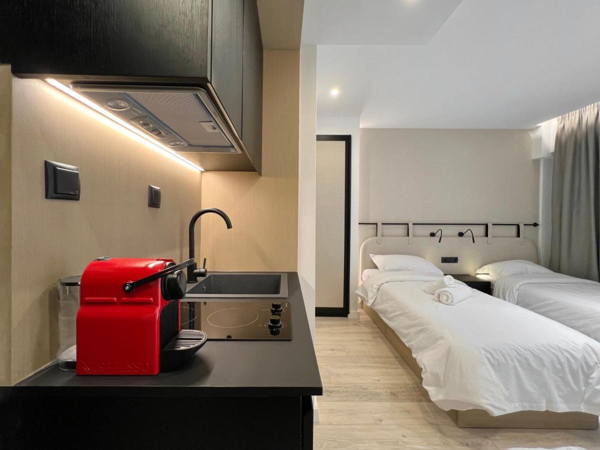 Icon Urban Living Aparthotel Солун Екстериор снимка