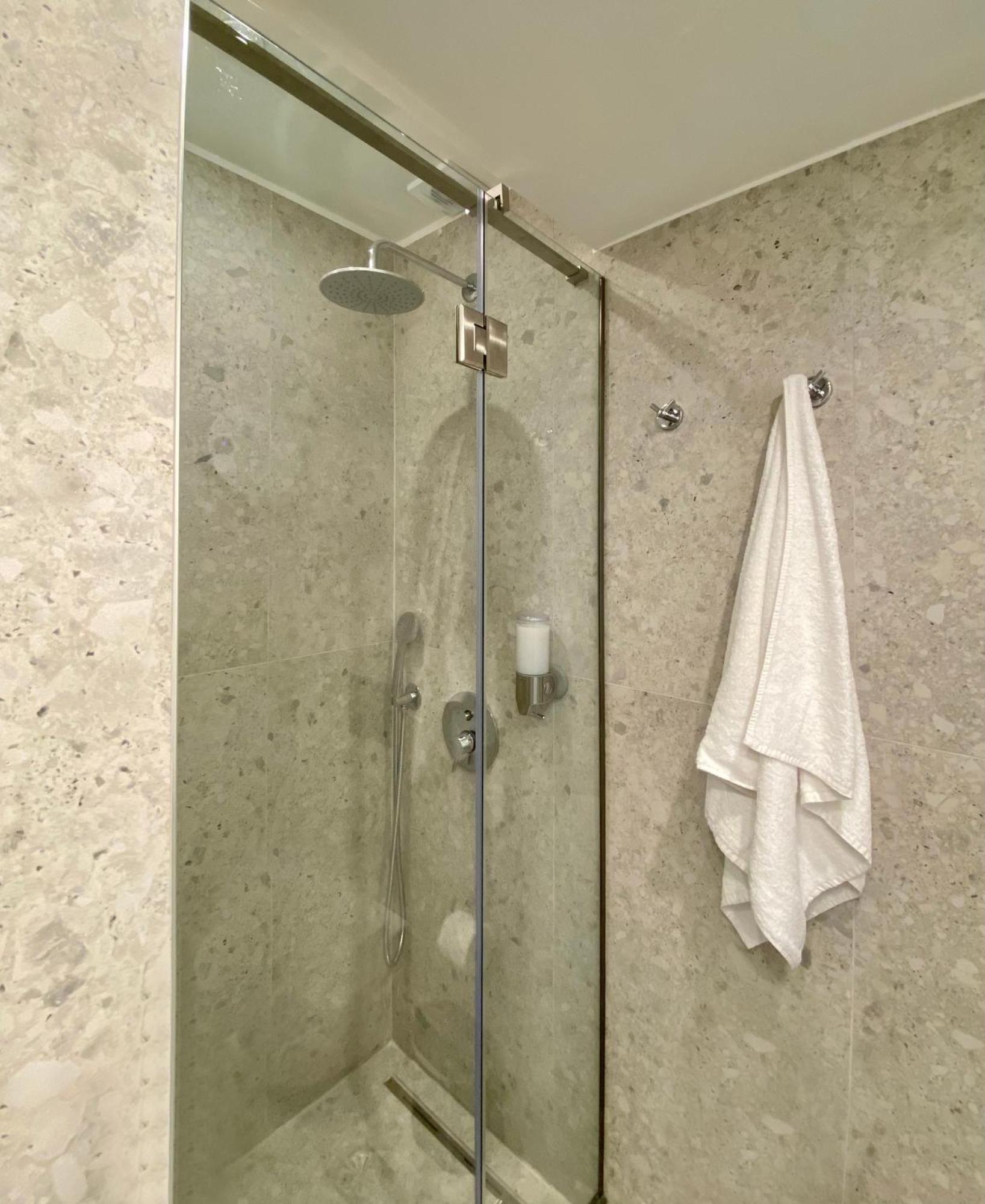 Icon Urban Living Aparthotel Солун Екстериор снимка